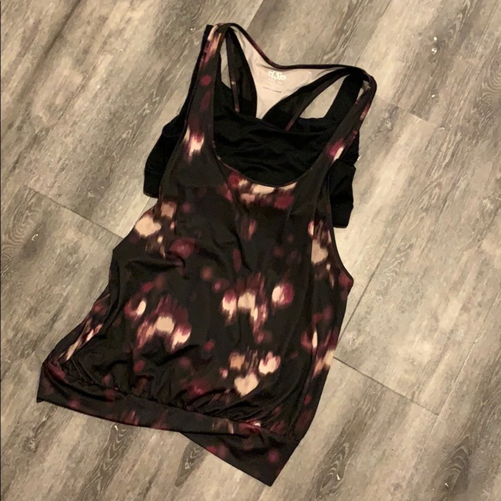 ⭐️SOLD⭐️ Workout tank top with bra attached